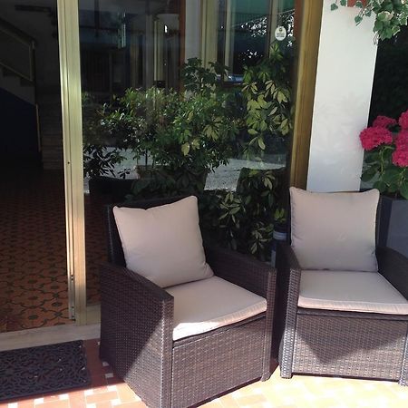 Hotel Mirella Rimini Kültér fotó