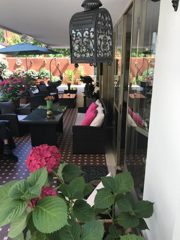 Hotel Mirella Rimini Kültér fotó