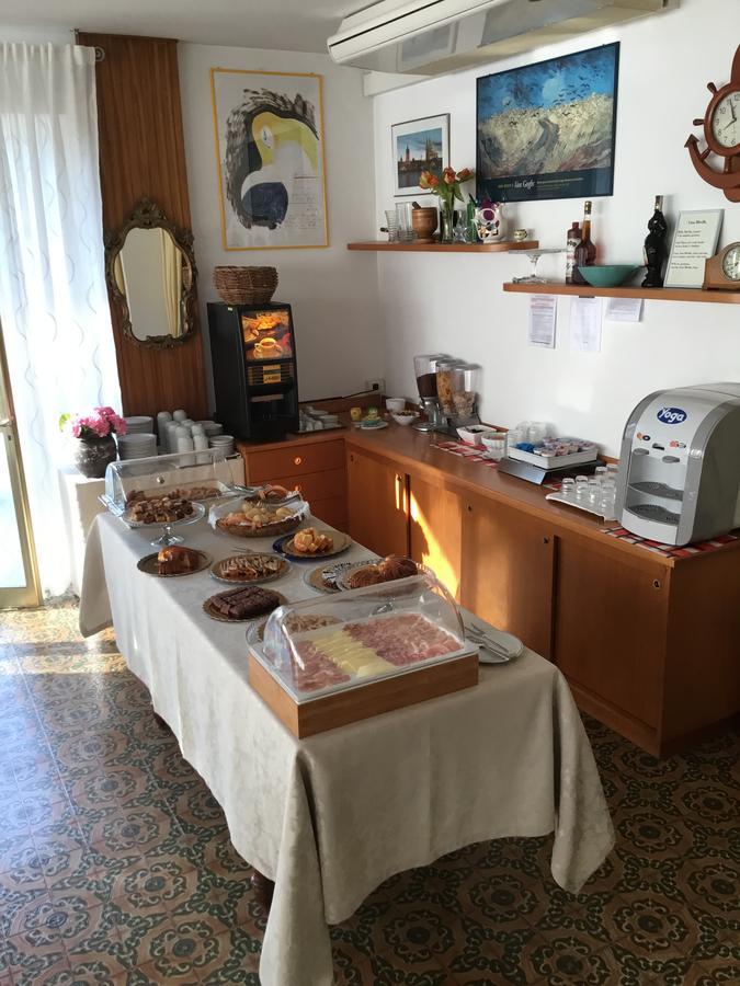 Hotel Mirella Rimini Kültér fotó